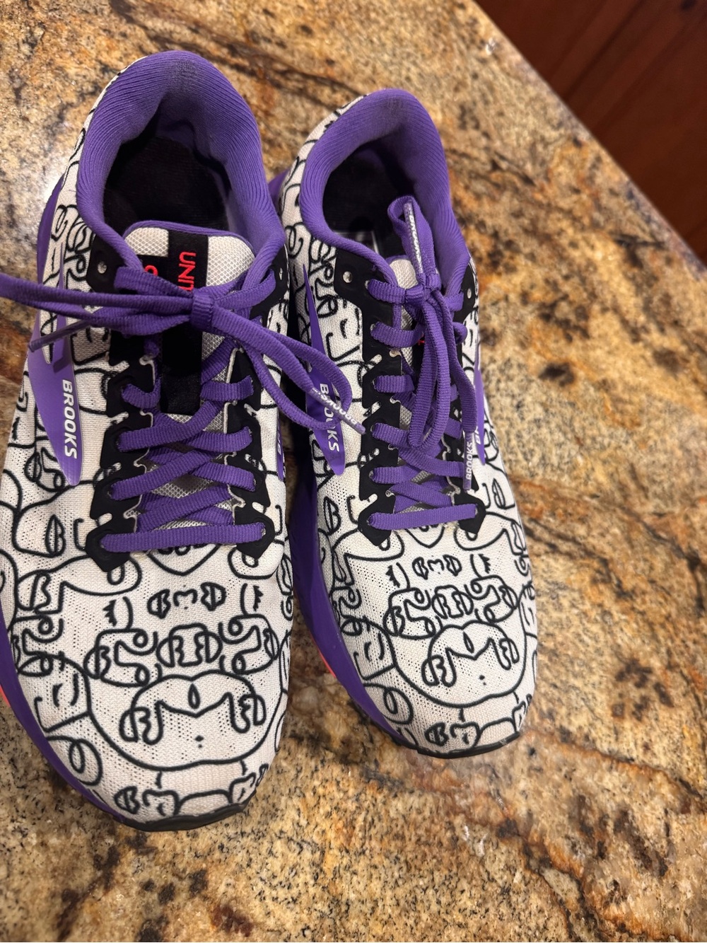 Womens Brooks Launch 7 Empower Her Running Shoes Size 9 Purple White Sneakers - Picture 2 of 5